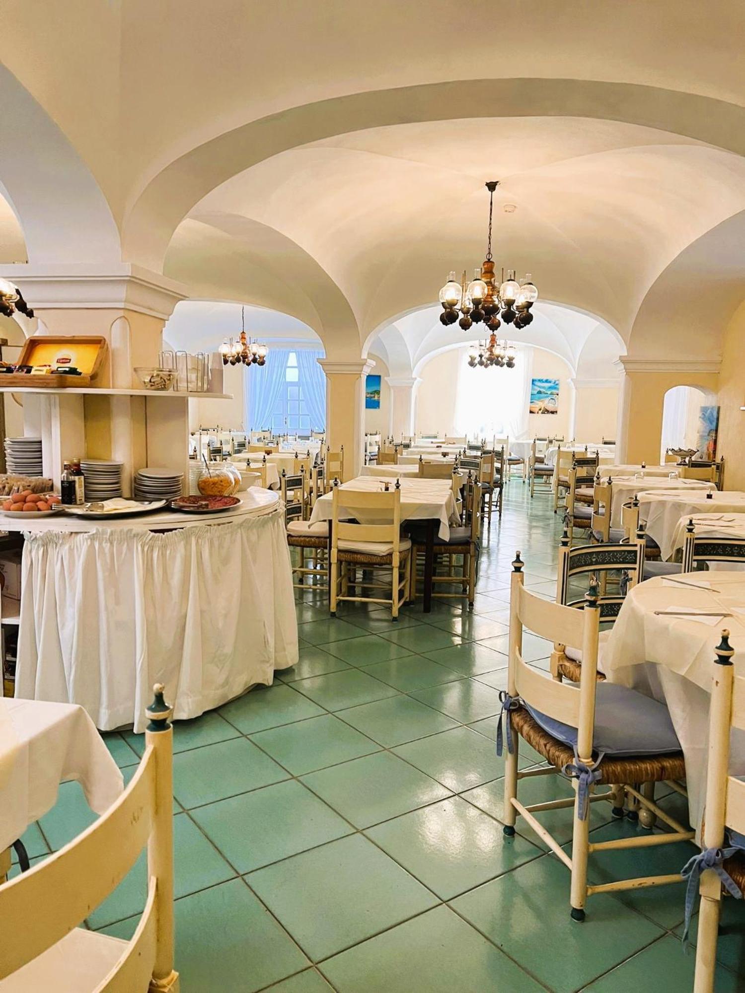 Av Club Terme Colella Hotel Forio di Ischia Buitenkant foto