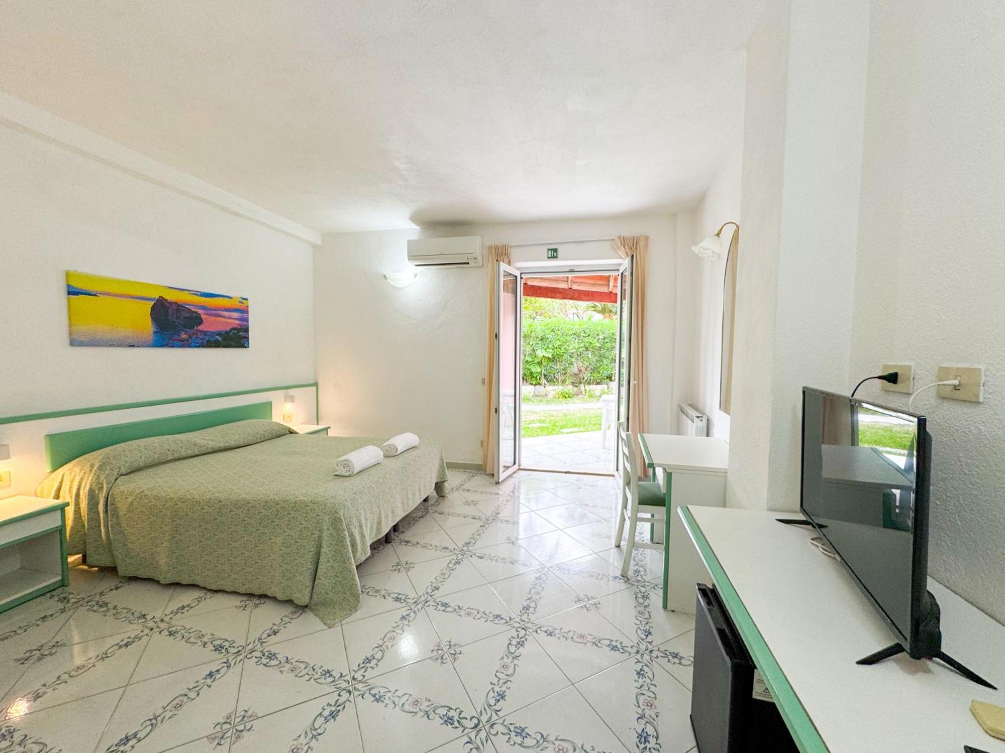 Av Club Terme Colella Hotel Forio di Ischia Buitenkant foto